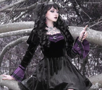 Dolly Black Pruik met Ponytails