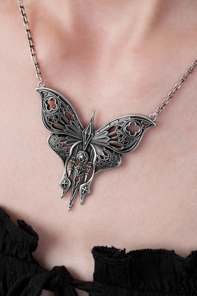 Sanctuary Moth Ketting