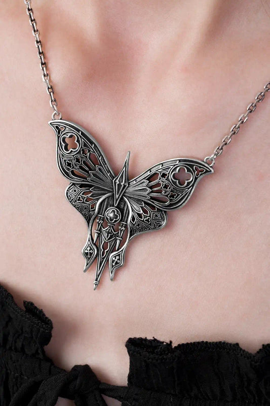 Sanctuary Moth Ketting
