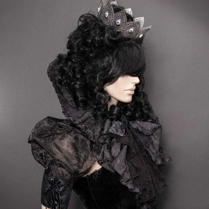 Baroness Black Pruik