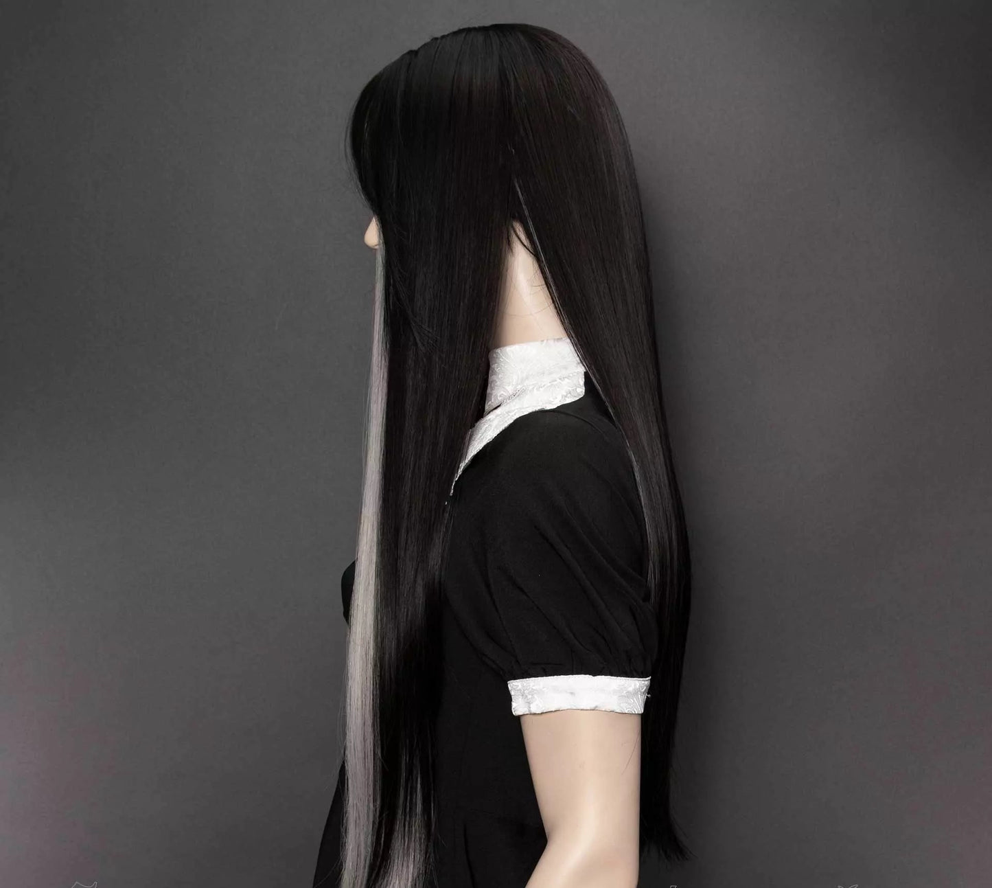 Yukiko Black and Gray Pruik